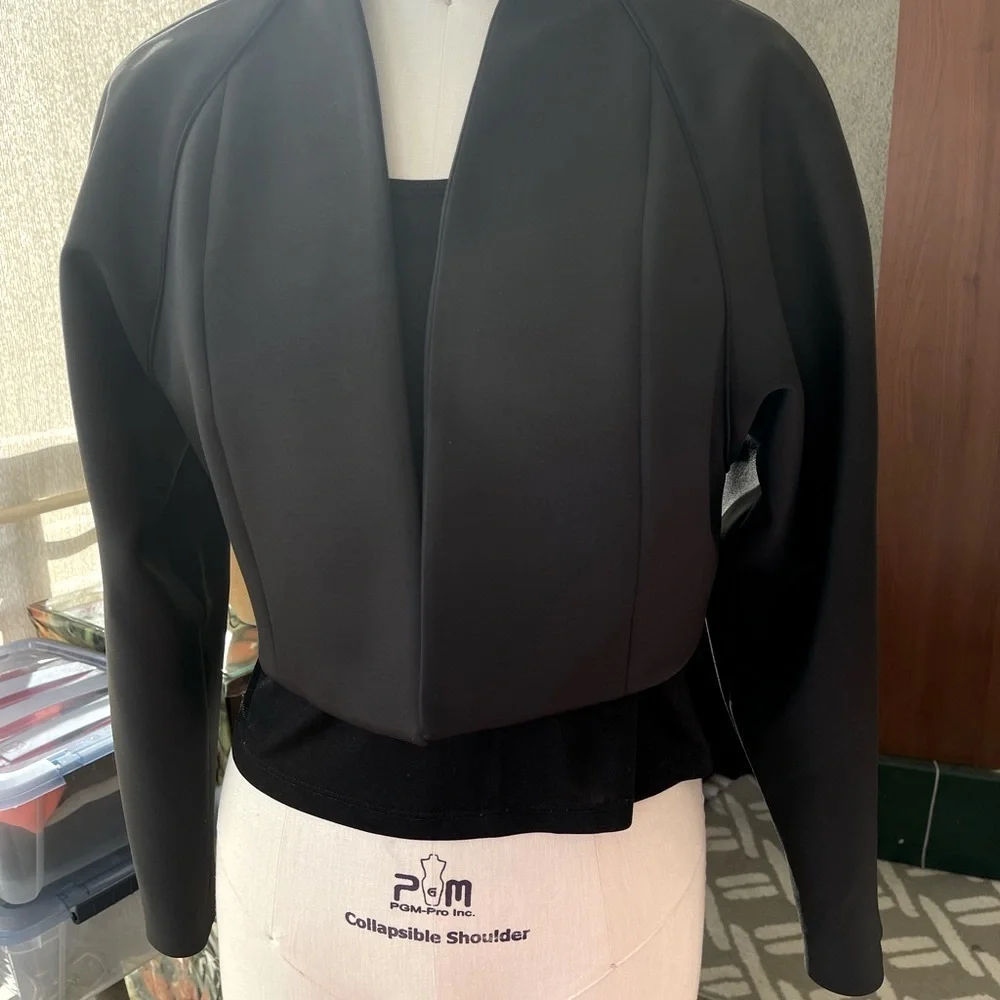 New Isable Toledo Black Blazer, Made in Vietnam, Size 16